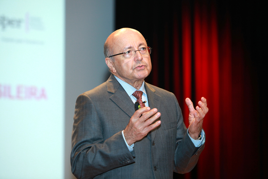 O ex-ministro Maílson da Nóbrega, titular da Fazenda no Governo José Sarney, é o convidado desta quinta-feira do Jantar Empresarial, promovido pela Associação Comercial de Juiz de Fora, no Trade Hotel